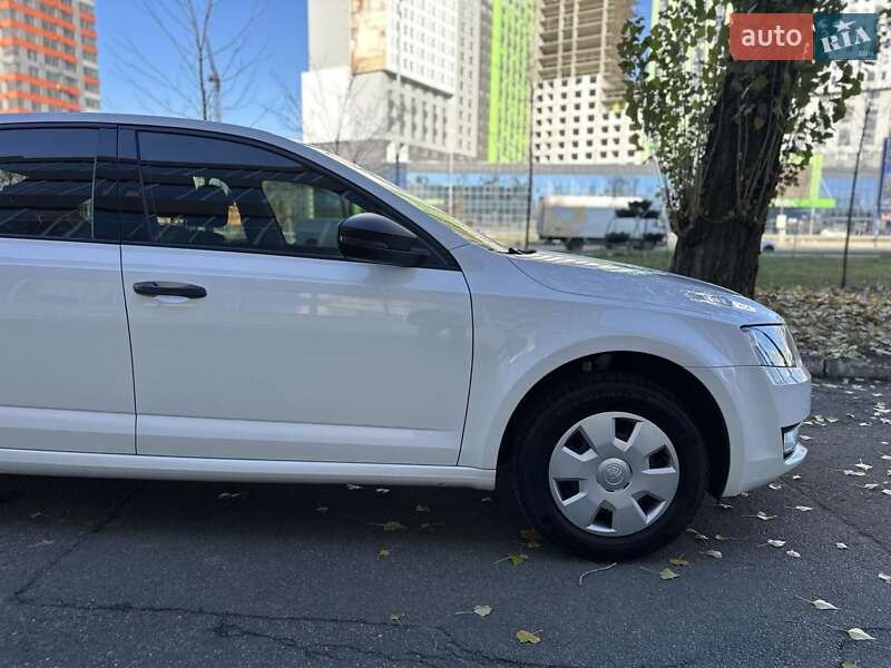 Лифтбек Skoda Octavia 2016 в Киеве