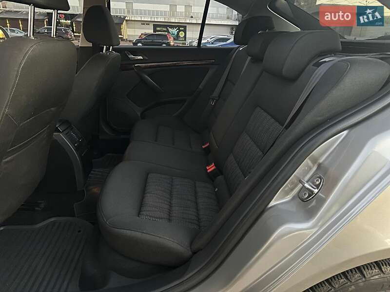 Лифтбек Skoda Octavia 2009 в Житомире