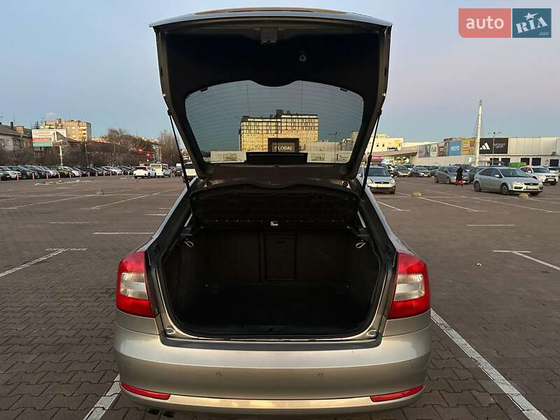 Лифтбек Skoda Octavia 2009 в Житомире