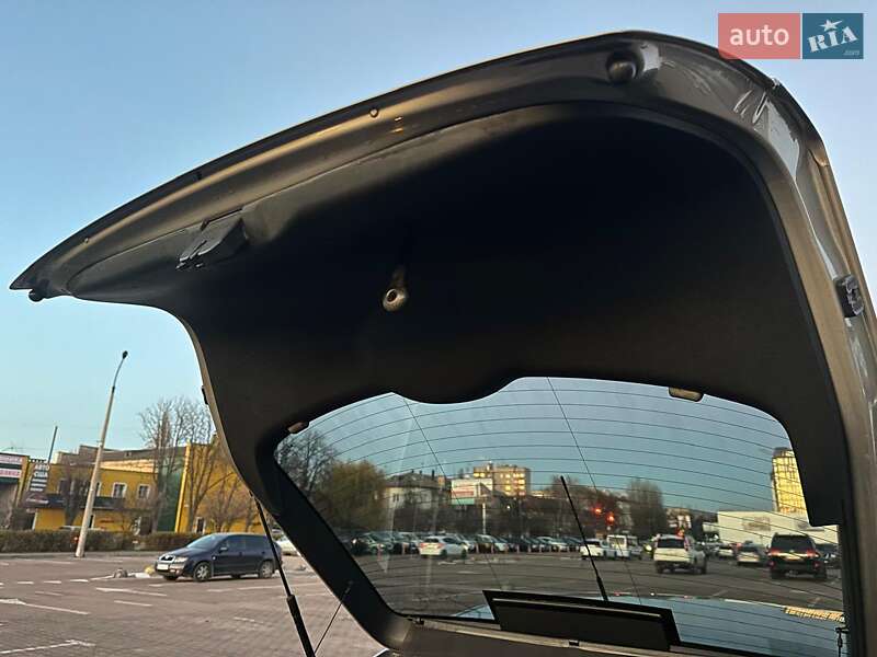 Лифтбек Skoda Octavia 2009 в Житомире