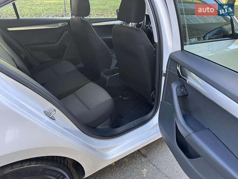 Лифтбек Skoda Octavia 2016 в Киеве