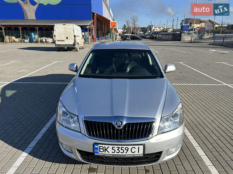 Лифтбек Skoda Octavia 2012 в Тернополе фото Лифтбек Skoda Octavia 2012 в Тернополе