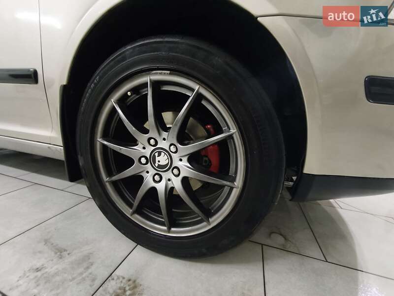 Універсал Skoda Octavia 2005 в Охтирці