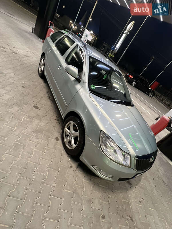 Универсал Skoda Octavia 2011 в Черновцах