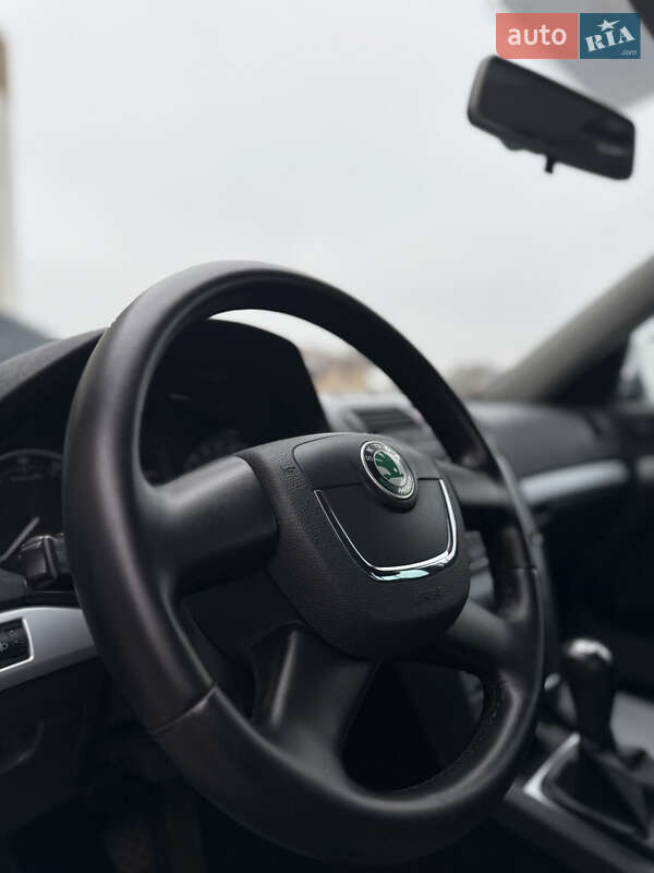 Универсал Skoda Octavia 2010 в Луцке