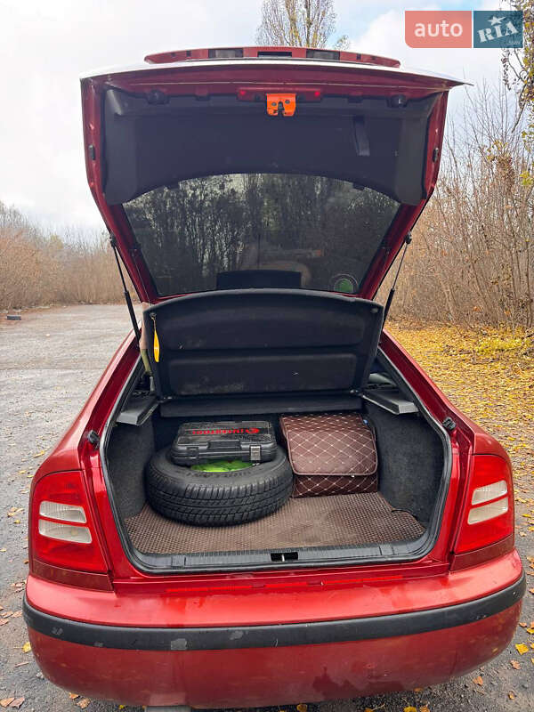 Лифтбек Skoda Octavia 2002 в Сумах