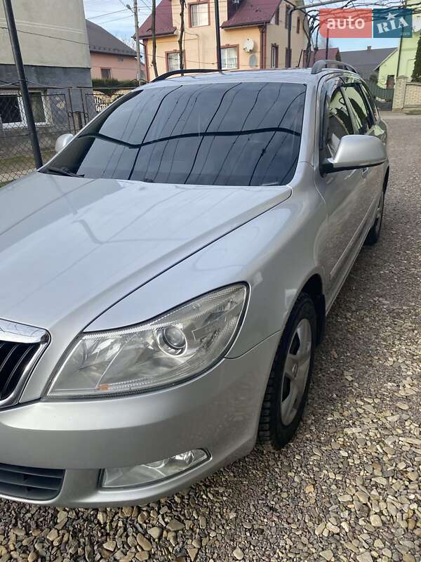Универсал Skoda Octavia 2010 в Самборе