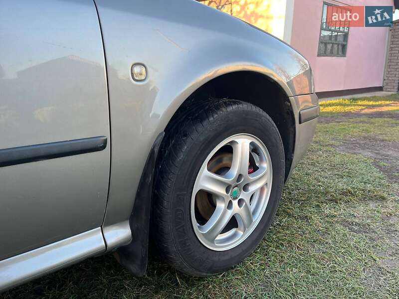 Лифтбек Skoda Octavia 2007 в Березане