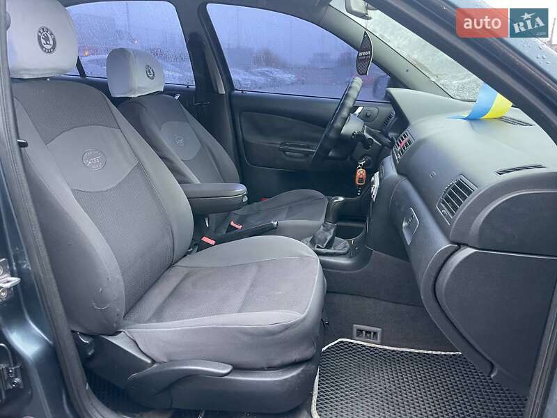 Лифтбек Skoda Octavia 2004 в Киеве