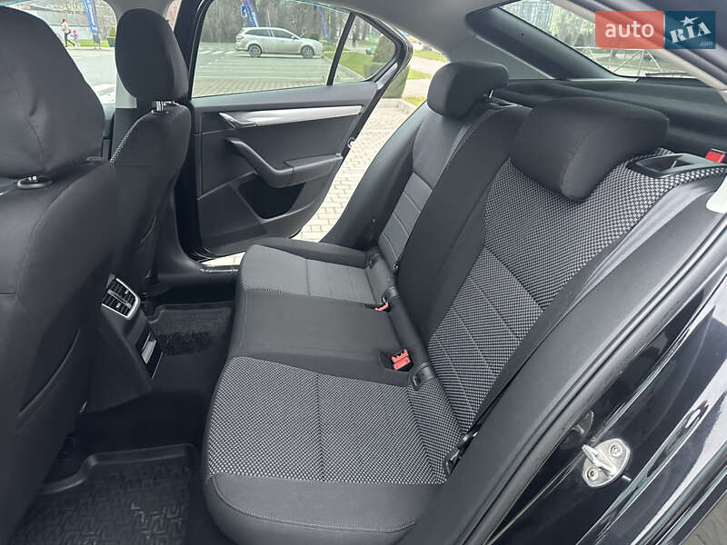 Лифтбек Skoda Octavia 2016 в Хмельницком