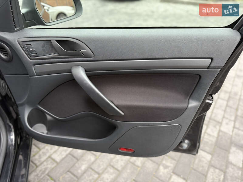 Универсал Skoda Octavia 2010 в Полтаве