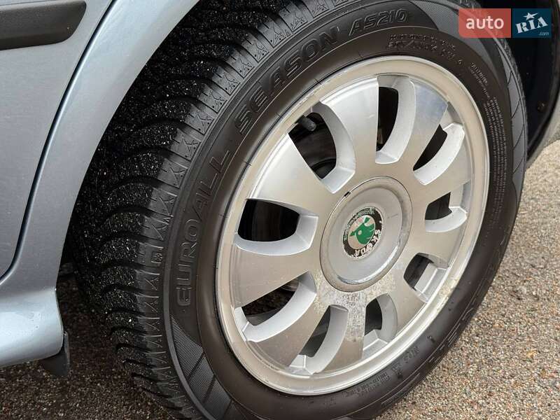 Лифтбек Skoda Octavia 2004 в Кропивницком
