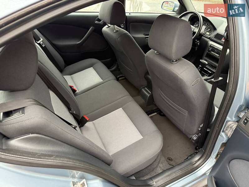 Лифтбек Skoda Octavia 2004 в Кропивницком