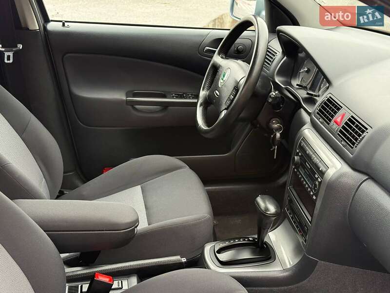 Лифтбек Skoda Octavia 2004 в Кропивницком