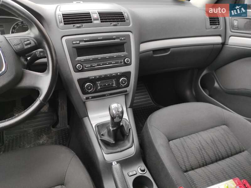 Универсал Skoda Octavia 2010 в Сарнах