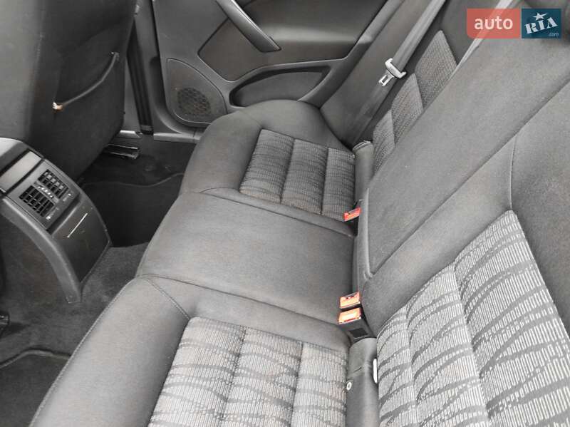 Универсал Skoda Octavia 2010 в Сарнах