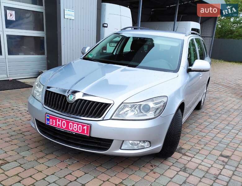 Универсал Skoda Octavia 2010 в Сарнах