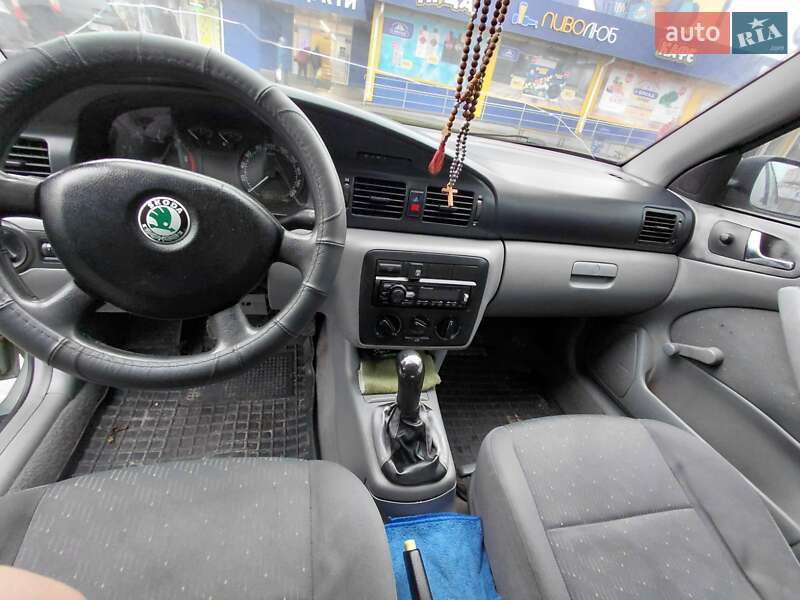 Лифтбек Skoda Octavia 2003 в Гадяче