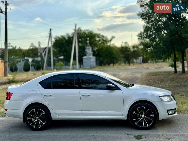Лифтбек Skoda Octavia 2016 в Николаеве