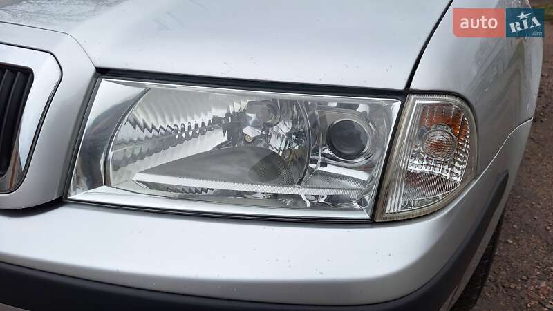 Ліфтбек Skoda Octavia 2006 в Смілі