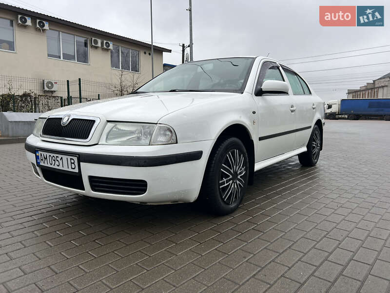 Лифтбек Skoda Octavia 2002 в Житомире