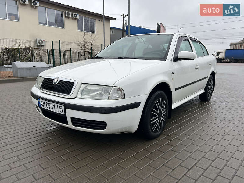 Лифтбек Skoda Octavia 2002 в Житомире