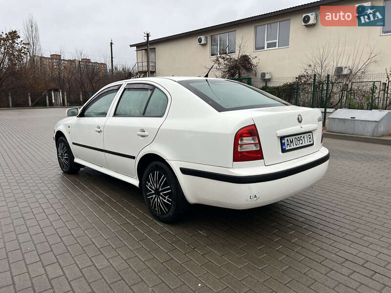 Лифтбек Skoda Octavia 2002 в Житомире