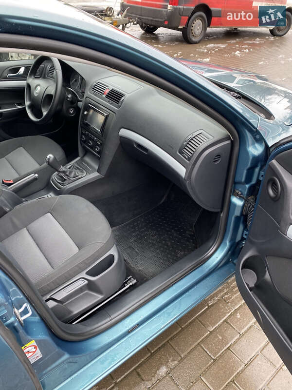 Лифтбек Skoda Octavia 2008 в Ровно