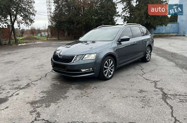 Универсал Skoda Octavia 2019 в Ужгороде