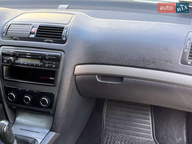 Ліфтбек Skoda Octavia 2012 в Сараті