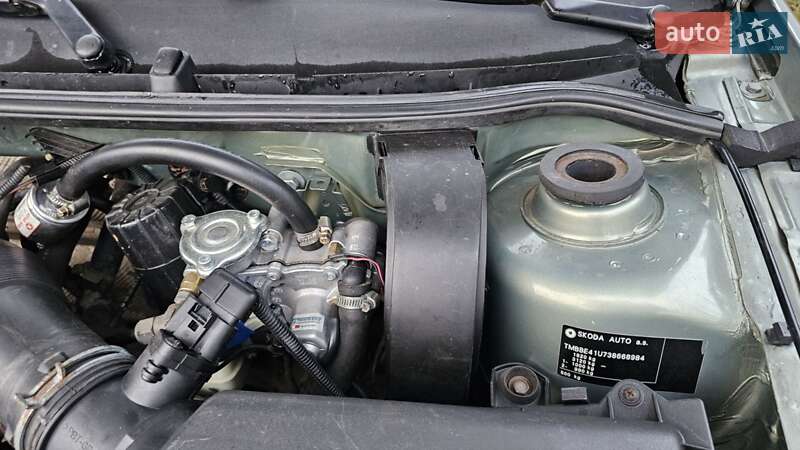 Лифтбек Skoda Octavia 2002 в Запорожье