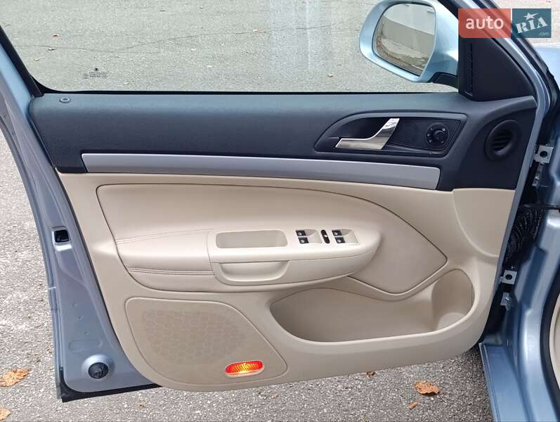 Универсал Skoda Octavia 2009 в Дубно