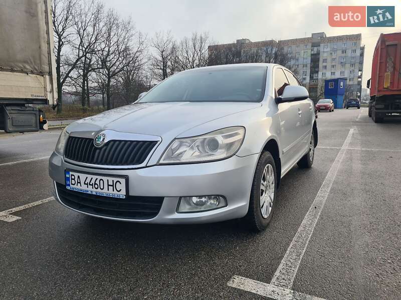 Лифтбек Skoda Octavia 2012 в Кропивницком