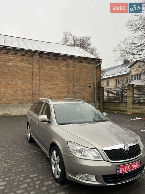 Универсал Skoda Octavia 2010 в Здолбунове