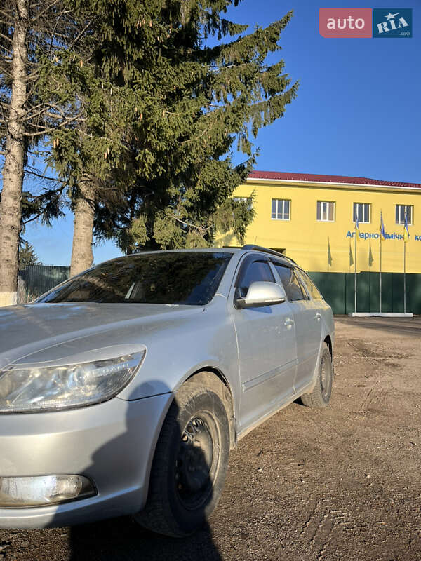 Универсал Skoda Octavia 2010 в Попельне