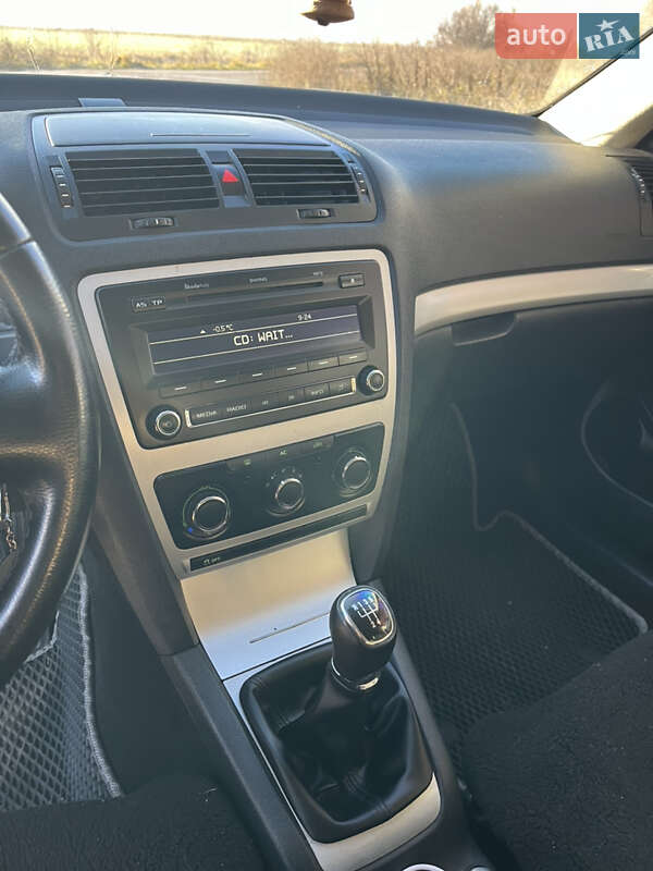 Универсал Skoda Octavia 2010 в Попельне