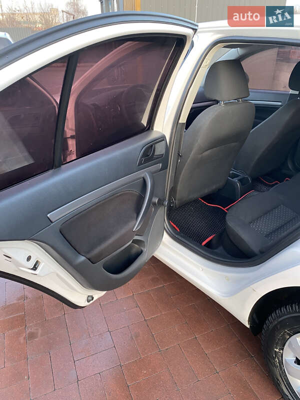 Лифтбек Skoda Octavia 2010 в Ровно