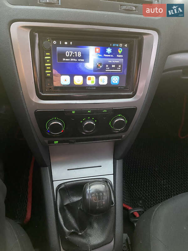 Лифтбек Skoda Octavia 2010 в Ровно