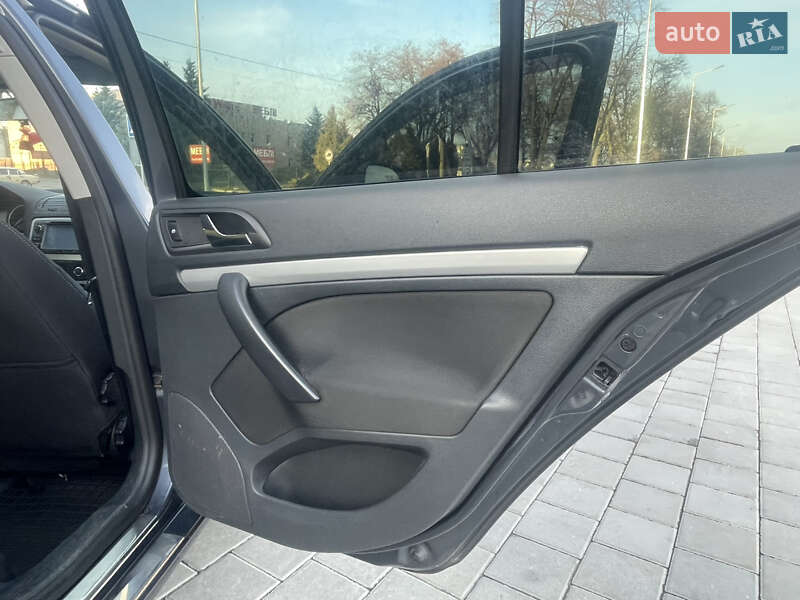 Лифтбек Skoda Octavia 2011 в Черкассах