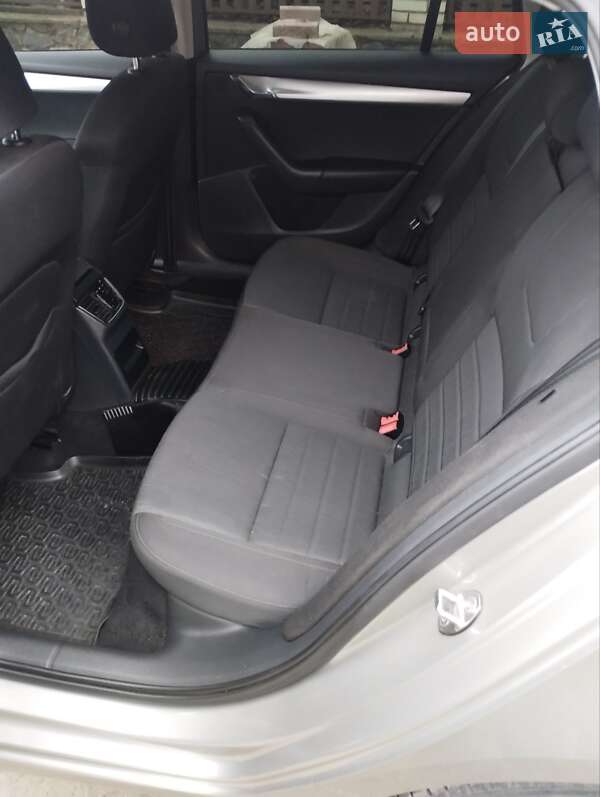 Універсал Skoda Octavia 2015 в Старокостянтинові