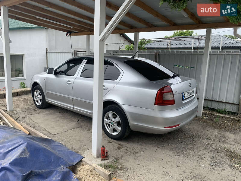 Ліфтбек Skoda Octavia 2010 в Бучі
