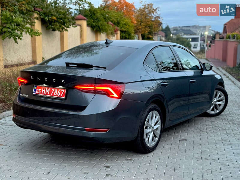 Ліфтбек Skoda Octavia 2021 в Ужгороді