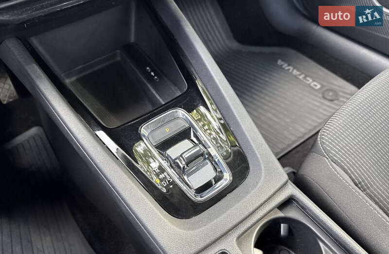 Ліфтбек Skoda Octavia 2021 в Ужгороді