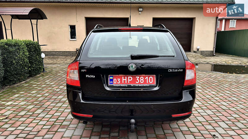 Универсал Skoda Octavia 2010 в Хороле