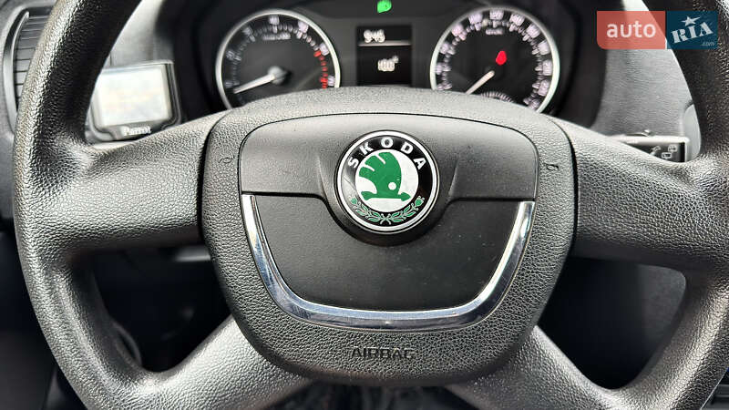 Универсал Skoda Octavia 2010 в Хороле
