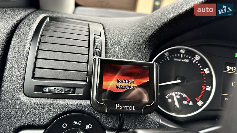 Универсал Skoda Octavia 2010 в Хороле