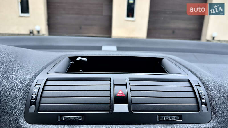 Универсал Skoda Octavia 2010 в Хороле