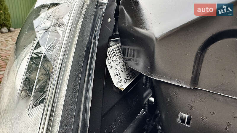 Универсал Skoda Octavia 2010 в Хороле