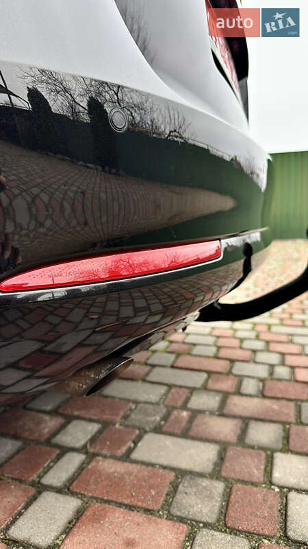 Универсал Skoda Octavia 2010 в Хороле