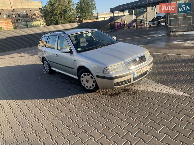 Універсал Skoda Octavia 2002 в Житомирі